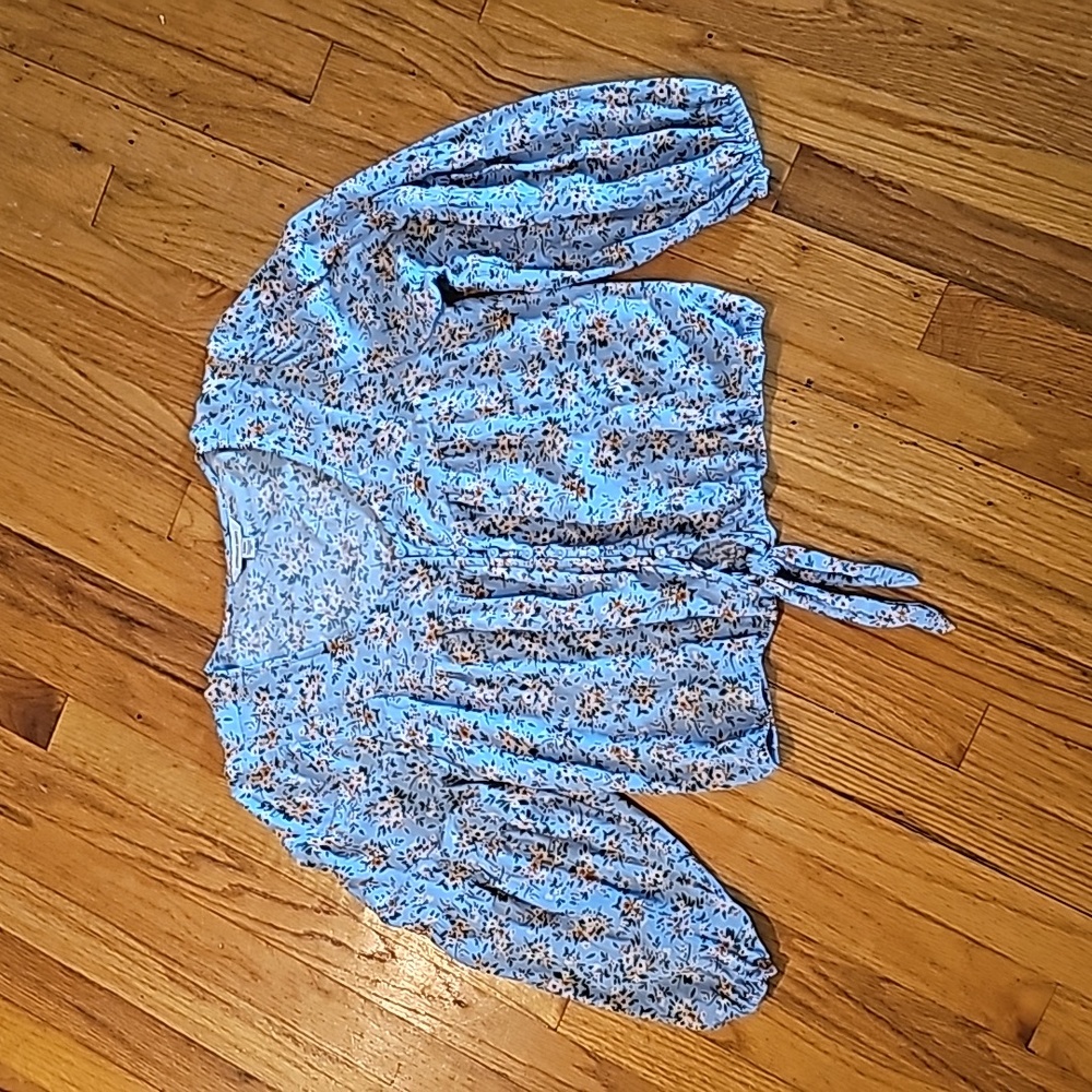 American Eagle pullover with tie waist